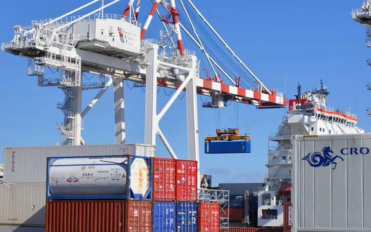 Container terminal with gantry cranes in South China